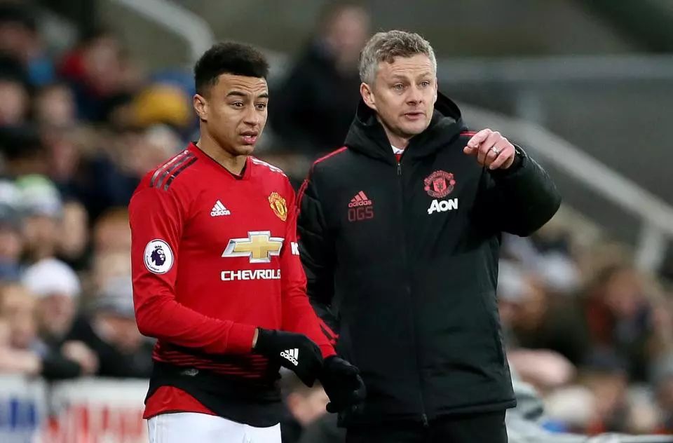 人士认为 人士认为